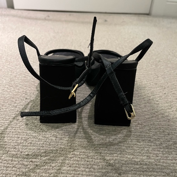 Aldo Strappy Platform Heels - Picture 5 of 6